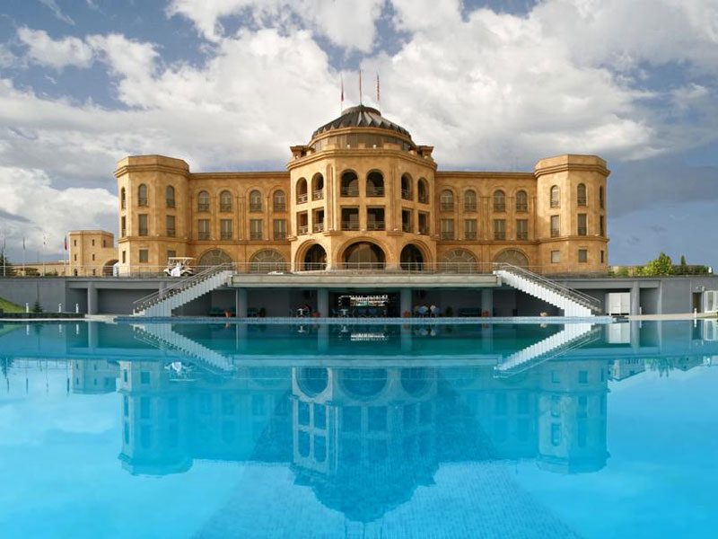 Top 9 Outdoor Swimming Pools in Yerevan